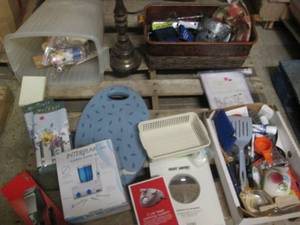 lot 54 image: Assorted household decor and suppli...