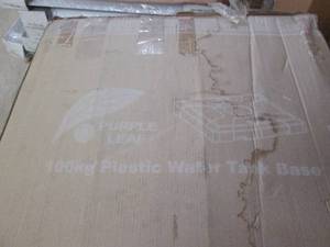 lot 74 image: Pure Leaf 100kg plastic water tank ...