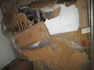 lot 83 image: Baxton Studio dining set...