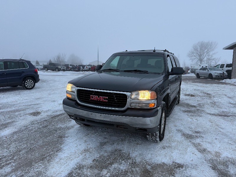 lot 17 image: 2003 GMC Yukon XL