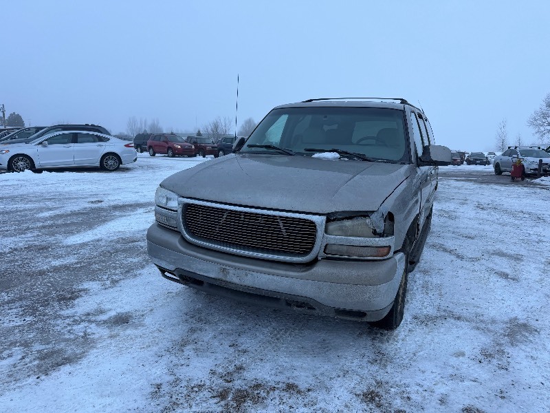 lot 21 image: 2001 GMC Yukon XL
