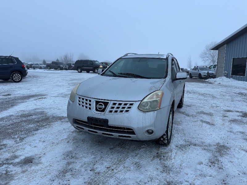 lot 7 image: 2009 Nissan Rogue