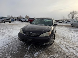 lot 14 image: 2004 Toyota Camry