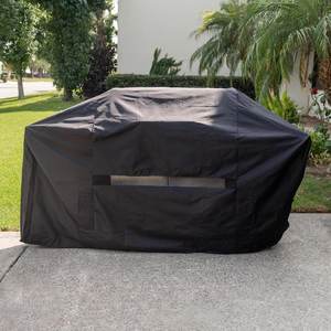 lot 170 image: Universal Premium Grill Cover 65 in.
