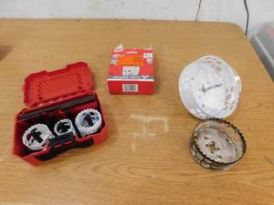 lot 87 image: Milwaukee Hole Saw Kit with extra Bits
