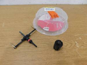 lot 122 image: Milwaukee 2 in. to 7 in. Black Oxide Adjustable Hole Saw Cutter