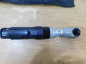 lot 128 image: Husky 50 ft.lbs. 38 in. Ratchet Wrench