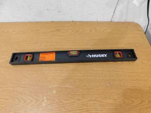lot 139 image: Husky 24 Aluminum Level