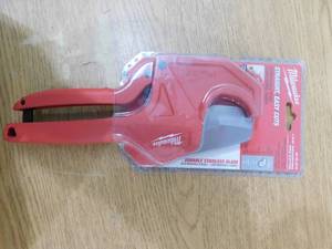 lot 145 image: Milwaukee 1-58 in. Ratcheting Pipe Cutter