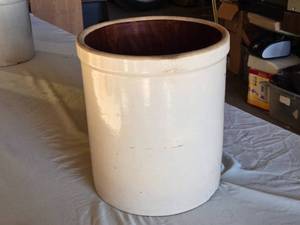 lot 3 image: Red Wing Stoneware 5 Gallon Crock - Small Crack in Side