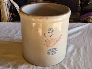 lot 5 image: Red Wing Union Stoneware 3 Gallon Crock Bottom has Cracking and Chips