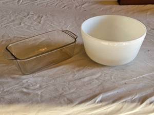 lot 29 image: Pyrex Baking Dishes including Glass Loaf Pan model 213-R and White Mixing Bowl