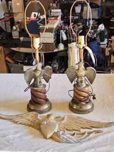lot 34 image: Pair of Eagle-Themed Table Lamps and Eagle Wall Decor (damaged)
