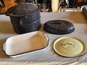 lot 57 image: Waterbath Canner and Others