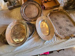 lot 100 image: Vintage Metal Serving Trays and Platters including Continental Metal Hand Wrought 755 and Wilton Co. Tray