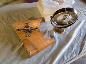 lot 115 image: Heavy Brass Desk Clock with Nameplate and Minnesota Shaped Wall Clock