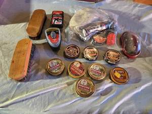 lot 134 image: Kiwi and Esquire Shoe Polish Kit including Brushes, Polish, and Shine Sponge - Used