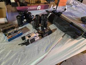 lot 135 image: Empire Super Sport Model 210 Binoculars, Sports Binoculars, Tripod