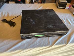 lot 152 image: Sony DVP-NC665P 5-Disc DVDCD Changer Player