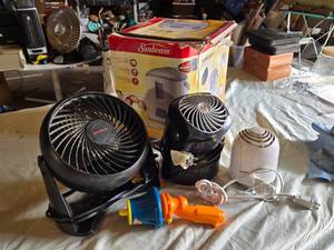 lot 180 image: Sunbeam Humidifier, Honeywell Fan, Vornado Fan