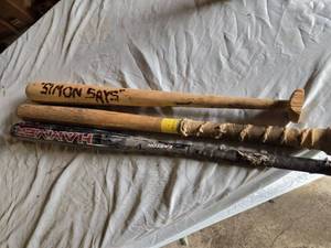 lot 207 image: Easton Hammer Baseball Bat, 2 Wooden Bats (one with Simon Says burned into it)