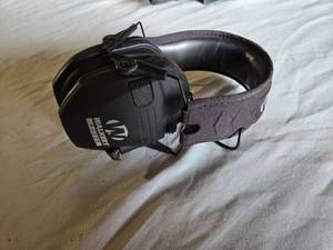 lot 209 image: Walkers Razor Electronic Ear Muffs
