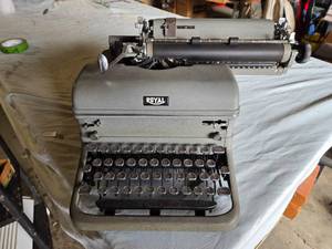 lot 210 image: Vintage Royal Typewriter