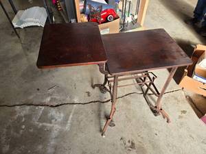 lot 211 image: Toledo Metal Furniture Co. Uhl Steel Adjustable Typewriter Table