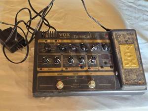 lot 216 image: Vox Tonelab ST Guitar Multi-Effects Pedal with Power Adapter - Untested, Pedal Doesnt Stay Up