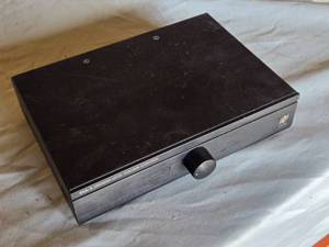 lot 217 image: Niles SVL-1 Speaker-Level Volume Control Audio Device