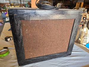 lot 221 image: Wooden Speaker Cabinet with Cable - Homemade Amp ()