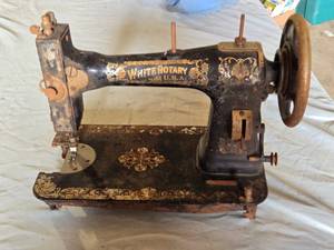 lot 230 image: White Rotary Sewing Machine Model 230