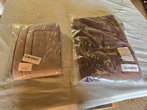 lot 236 image: Lot of 2 Bathroom Rugs