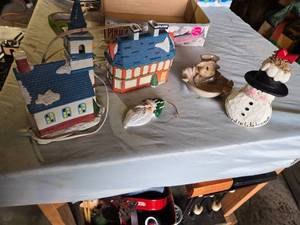 lot 251 image: Ceramic Christmas Village Houses and Figurines