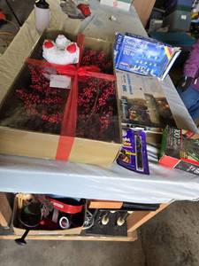 lot 258 image: Holiday Decor Collection including 9 ft Berry Garland and Swag-Style Light Set, with GE Light Tester and Accessories
