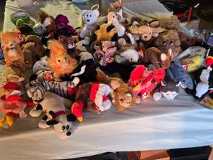 lot 279 image: Lot of TY Beanie Babies Stuffed Animals