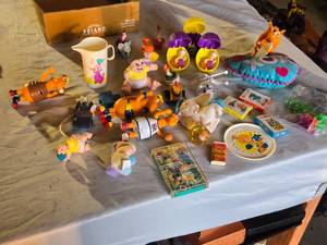 lot 285 image: Assorted Vintage Toy Collection Including Flintstones, Dinosaurs, and Puzzle Games