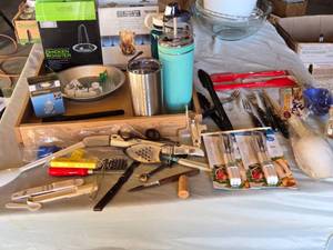 lot 313 image: Kitchen and Homeware Lot including Living Solutions Chicken Roaster, Master Forge Chicken Roaster Set, and Various Utensils