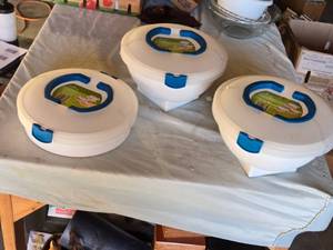 lot 314 image: Crofton Salad Carrier Set