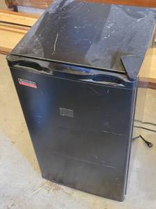lot 356 image: Professional Series PS72309 Compact Refrigerator 3.0 cu. ft.
