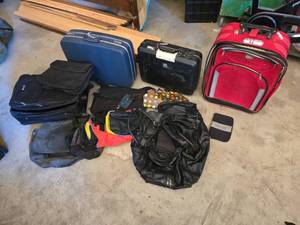 lot 359 image: Mixed Lot of Luggage and Bags