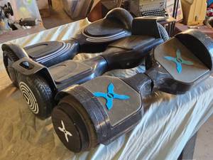 lot 423 image: Hover-1 Astro and Jetson Sync Hoverboards - No Chargers  Untested