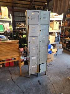 lot 427 image: Metal Locker Unit with Multiple Lockers 78 Total height