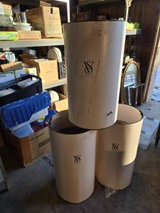 lot 428 image: Victorias Secret Store Display Bins