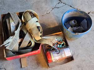 lot 438 image: Ratchet straps, bungee cords, and hardware items including a blue bucket