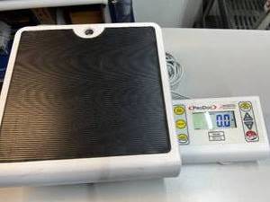 lot 74 image: Detecto PD100 ProDoc Digital Scale - Heavy-Duty Stable Base, Highly Visible LCD Display, 480 lbs. Weight Capacity - Great Working Condition - On Button Has Damage - Still Works