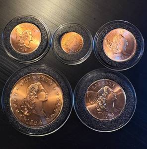 lot 39 image: Set of (5) US Made Gallery Mint Museum Copper Coins, Precision Replicas of 1794 and 1796 Flowing Hair & Liberty Cap Coins