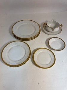 lot 80 image: Theodore Haviland Limoges Schleiger France Dishes