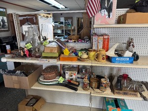 lot 90 image: Now Show Large Vintage Lot