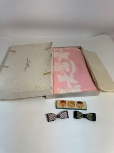 lot 19 image: Vintage Baby Blanket & Accessories